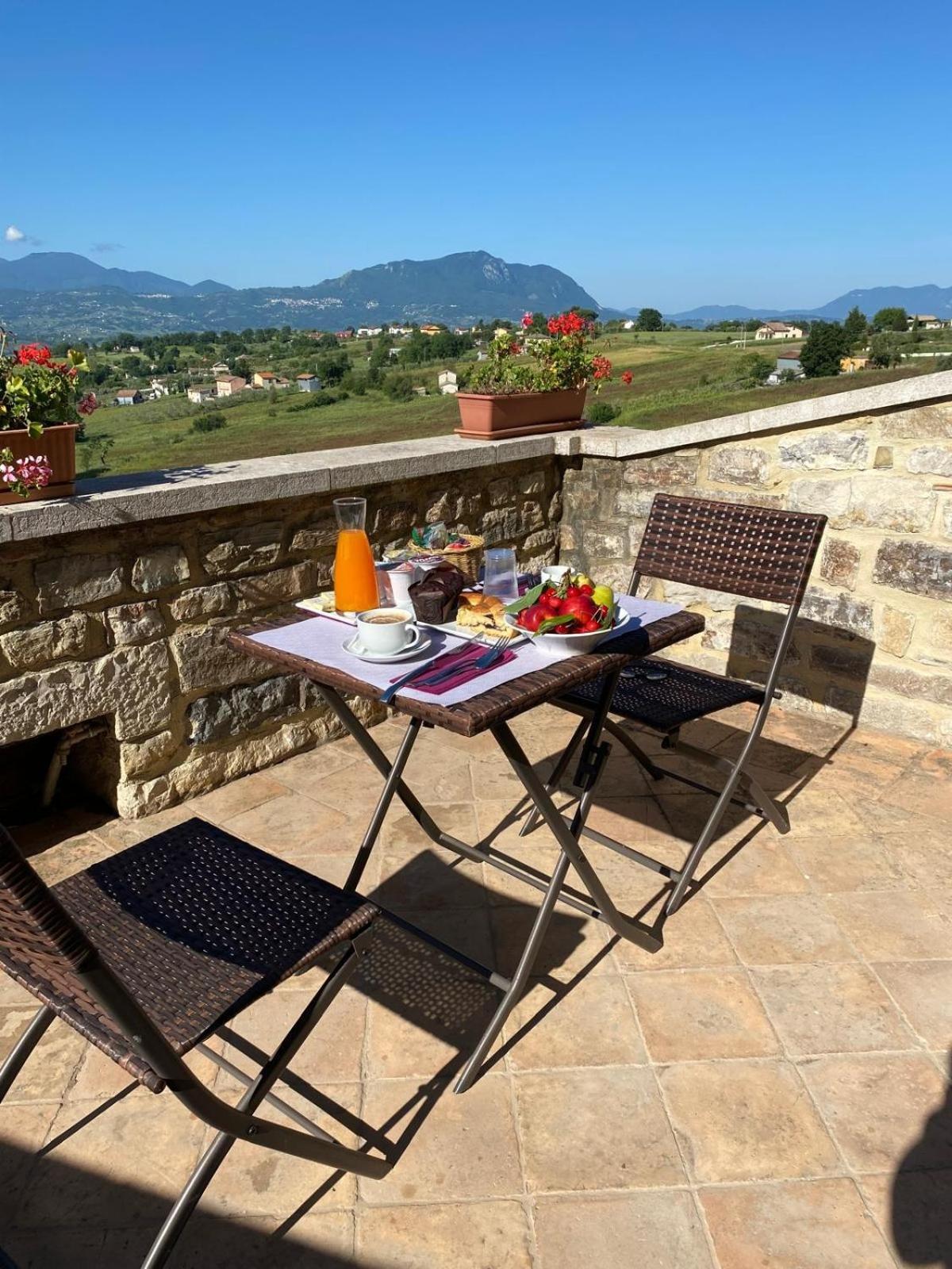 Agriturismo Torre Gialluise Gesualdo Exterior photo